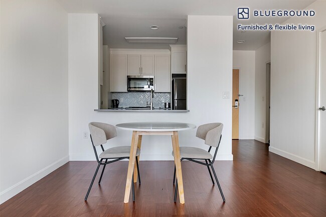 Foto del edificio - 100 Landsdowne St