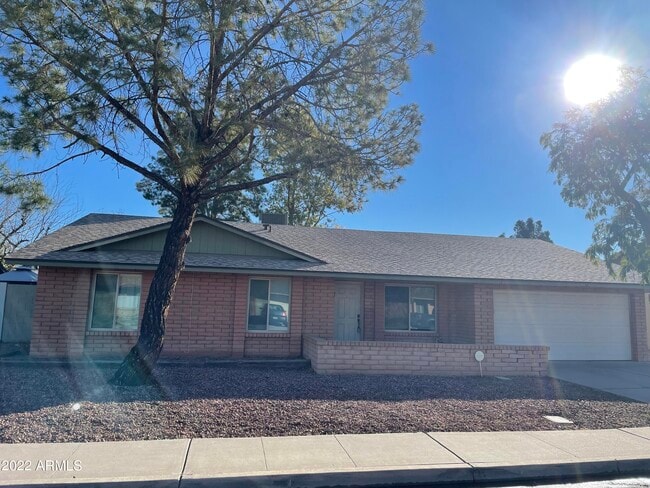 Building Photo - 9615 N 58th Ln