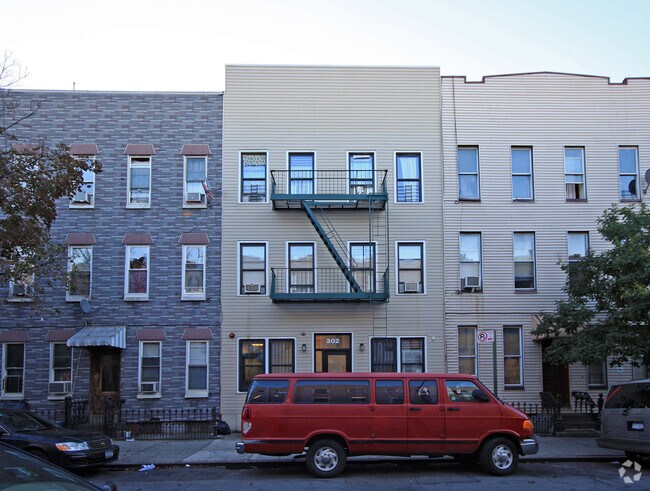 Building Photo - 302 Harman St