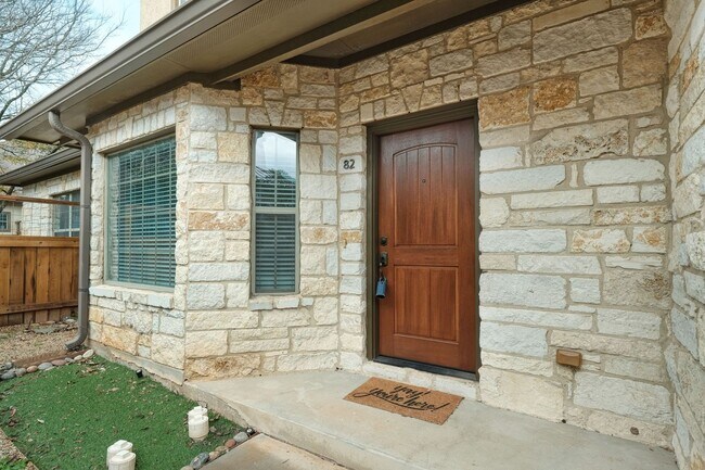 Foto del edificio - 8701 Escarpment Blvd