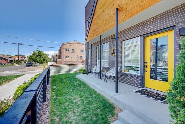 Building Photo - 3520 W Conejos Pl