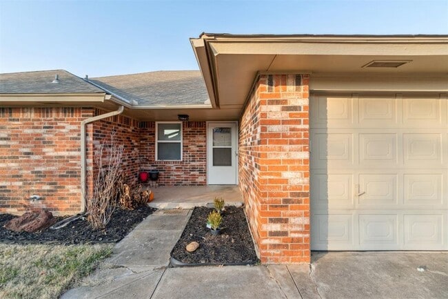 Building Photo - 1033 Mabel C Fry Blvd