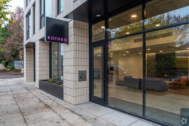 Entrada - Rothko Residences