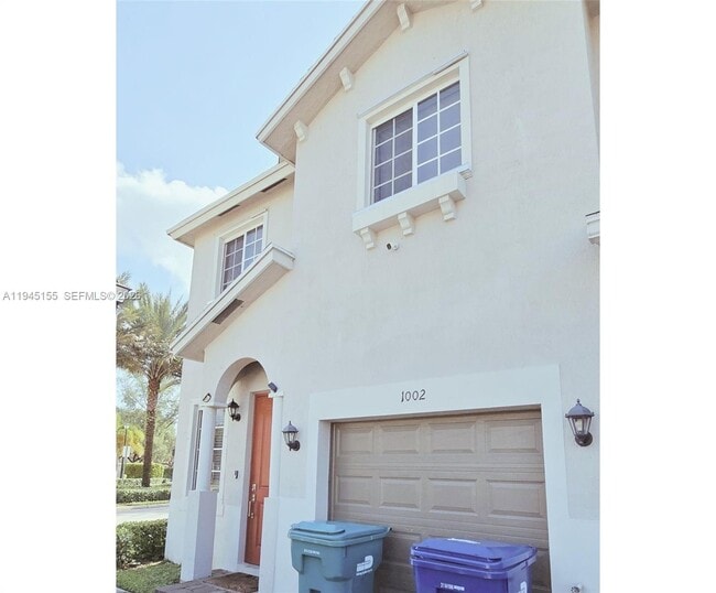 Foto del edificio - 1002 NW 208th Terrace