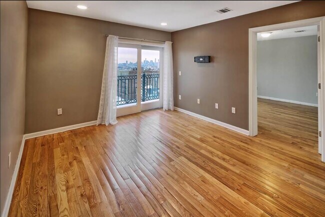 Foto del edificio - 605 New York Ave