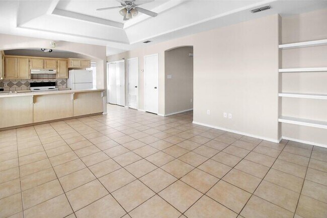 Building Photo - 2618 Presidio Dr