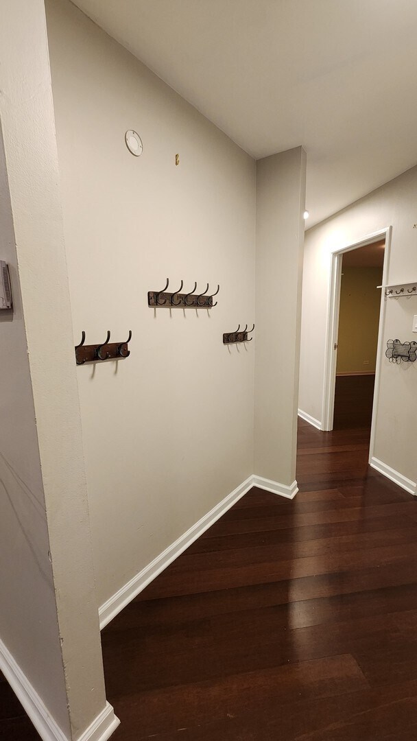 Foto del edificio - 1225 Wyndham Ct