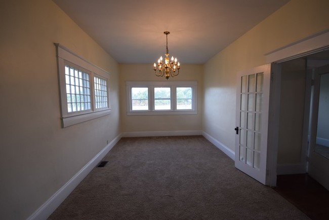 Foto del edificio - Beautiful 4 Bedroom Farmhouse in Whiteland!!