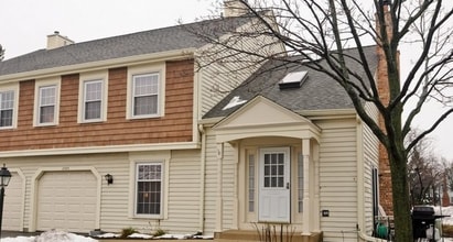 Building Photo - 2694 College Hill Cir