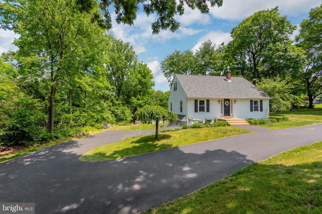 Primary Photo - 1 Westgate Cir