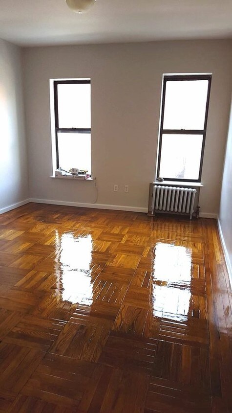 Primary Photo - 696 9th Ave
