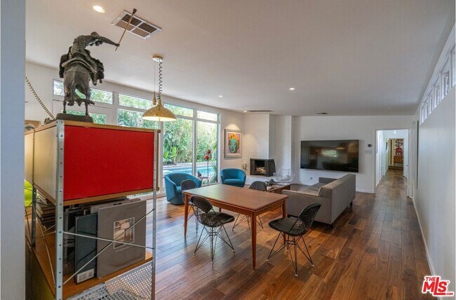 Foto del edificio - 5715 Satsuma Ave