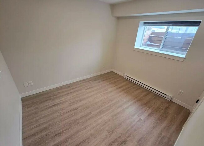 Photo du bâtiment - 815 St Mary's Rd