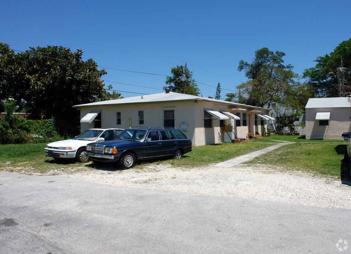 Building Photo - 471 NE 83rd St