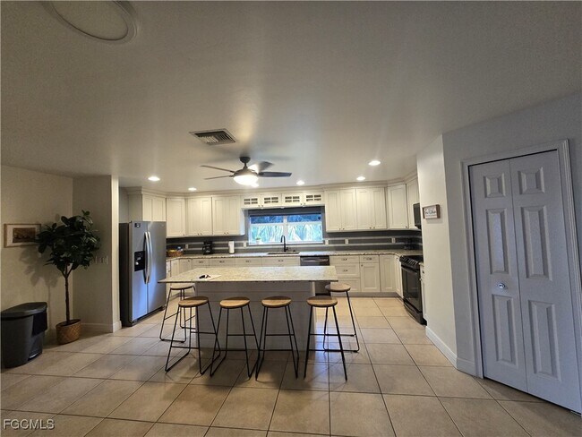 Foto del edificio - 2309 SW 27th St