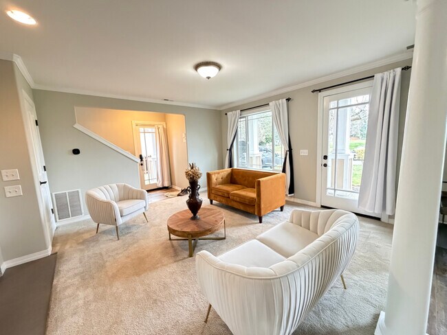 Foto del edificio - 1854 Hillcrest Ave