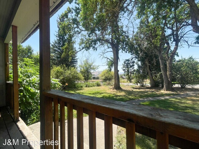 Foto del edificio - 2 br, 1.5 bath House - 1601 Conklin St