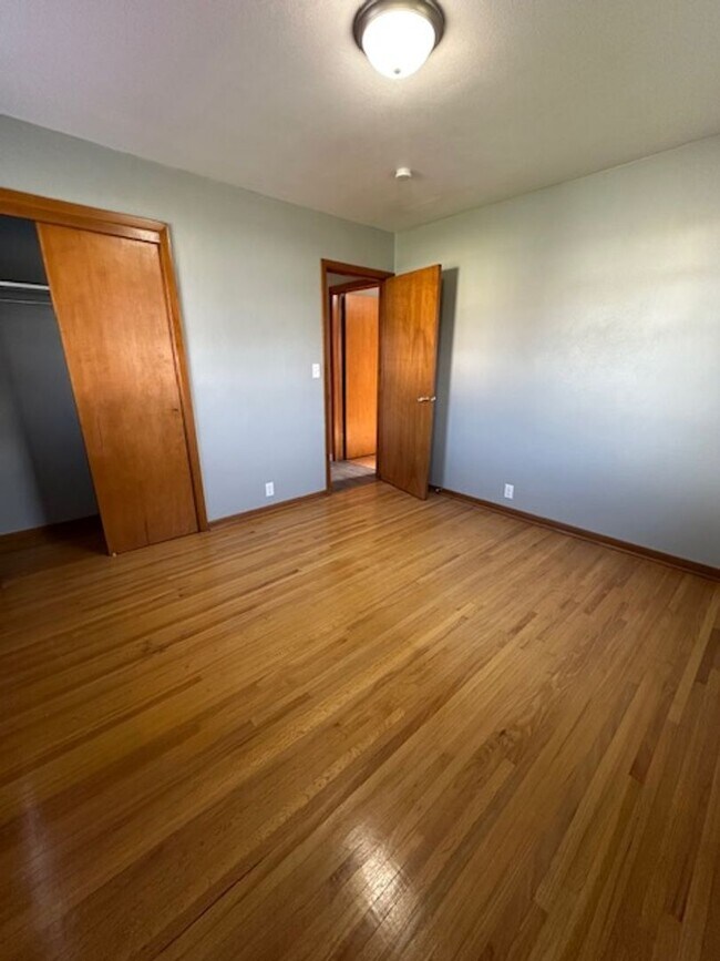 Foto del edificio - 537 Mildred Ave