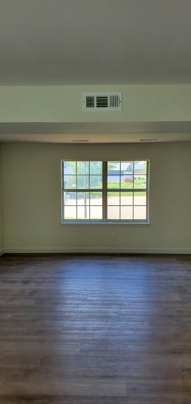 Building Photo - 1615 Fairwood Forest Dr