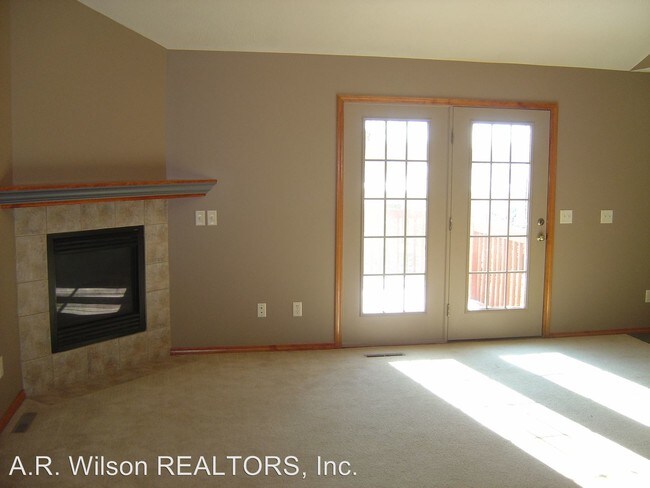 Building Photo - 3 br, 2 bath House - 3314 W. Erie St.