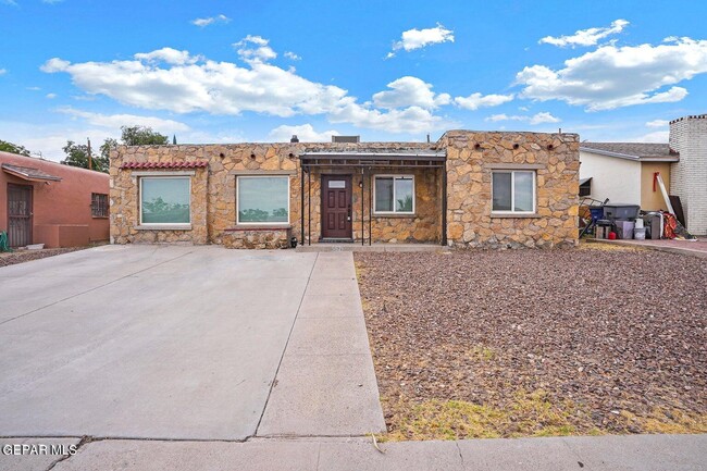 Building Photo - 5521 Paraguay Ct