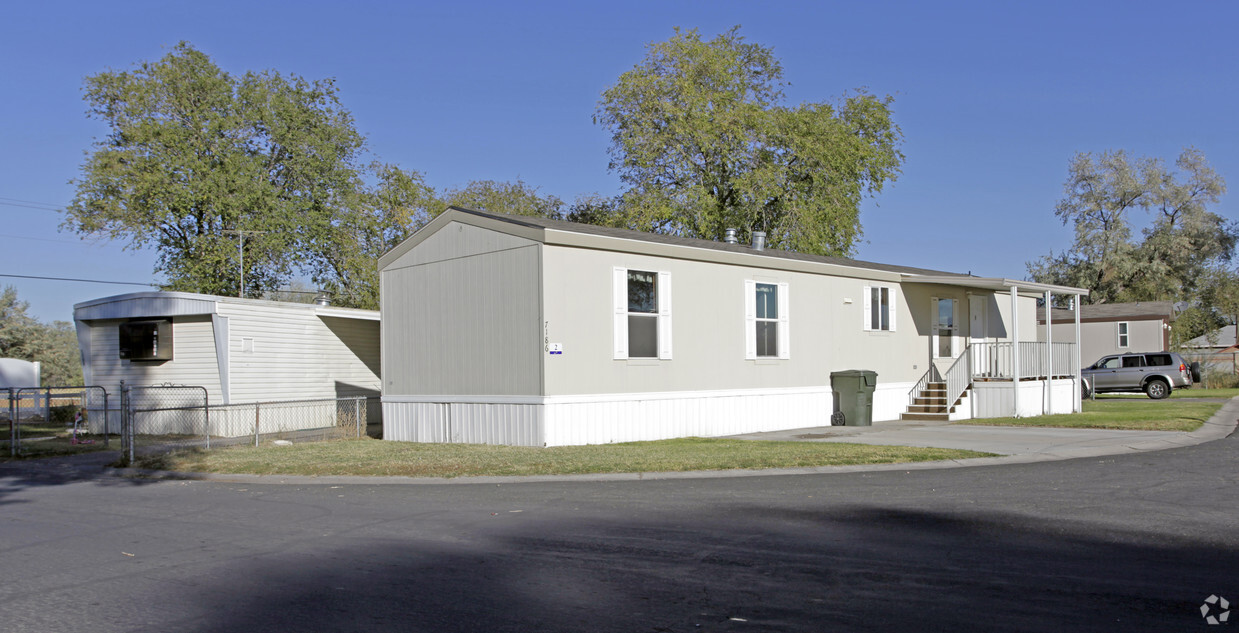 Building Photo - Western Estates