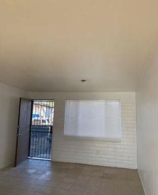 Foto del edificio - 4170 E 32nd St