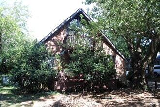 Building Photo - 21021 Entrada Dr