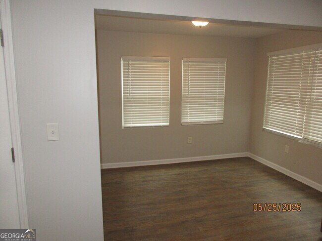 Building Photo - 2343 Carver Dr NW