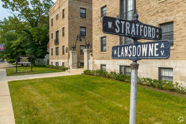 Foto del edificio - Stratford Court Apartments