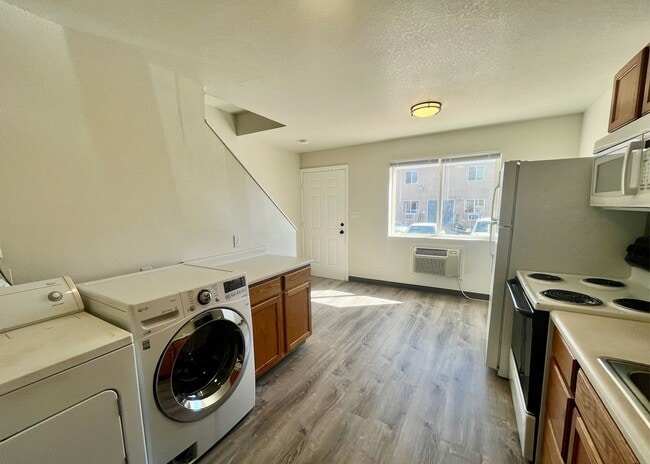 Foto del edificio - 1715 Oakshire Ln