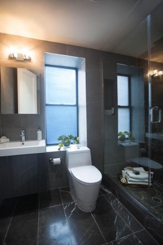 Foto del edificio - 126 E 103rd St