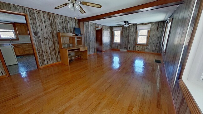 Foto del edificio - Pristine Cape Cod with Two-Car Garage