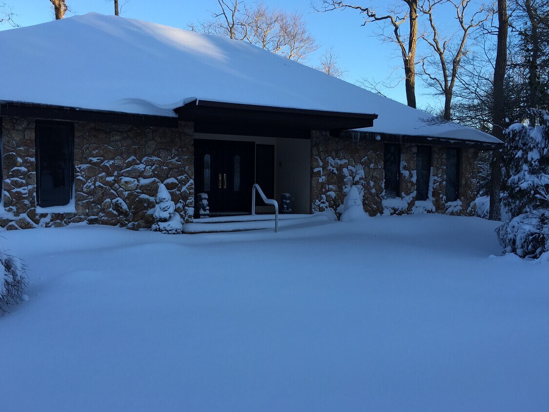 Primary Photo - 129 Sunken Meadow Rd
