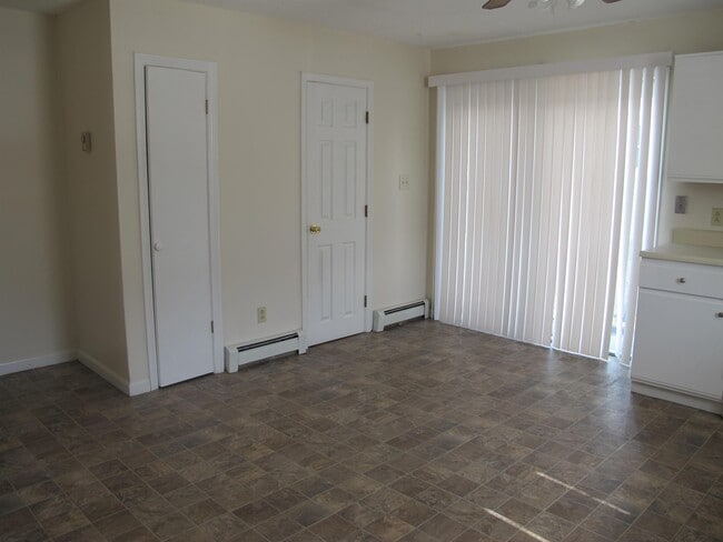 Building Photo - 213 Prospect St