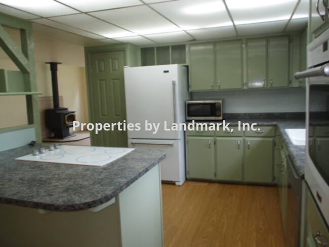 Building Photo - 1442 Port Williams Rd