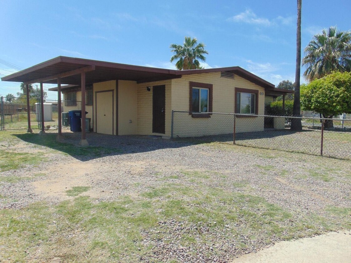 Primary Photo - CORNER HOME HUGE LOT!!!