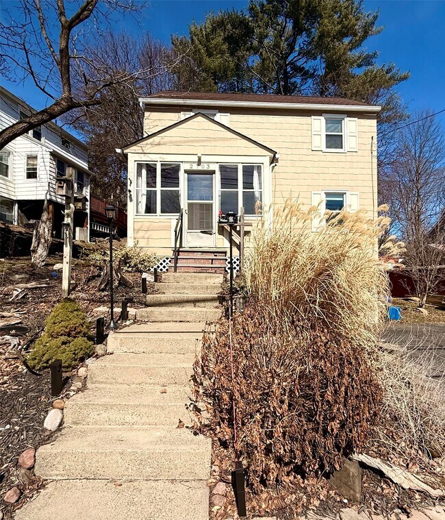 Foto del edificio - 2703 Watson Blvd