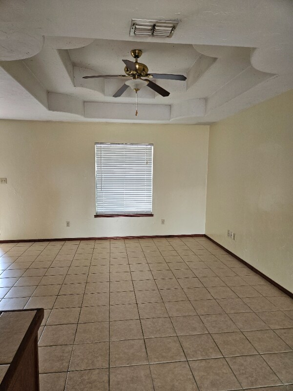 Foto del edificio - 2000 Circle Dr