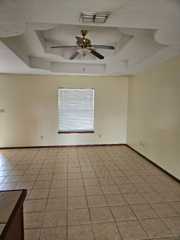 Building Photo - 2000 Circle Dr