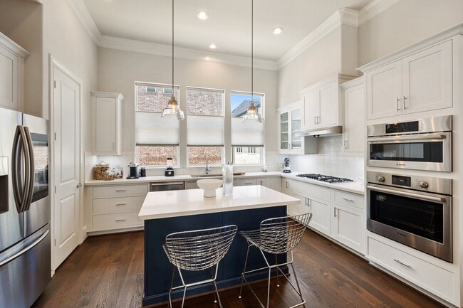 Building Photo - 2711 Stelter Pl