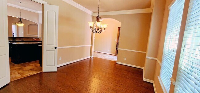 Building Photo - 16303 Lakewood Field Dr