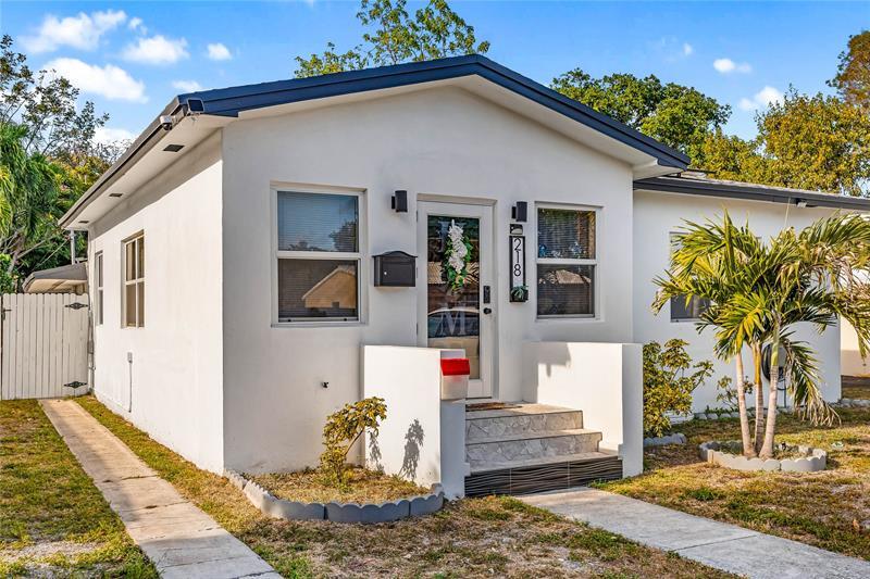 Foto principal - 218 SW 7th St