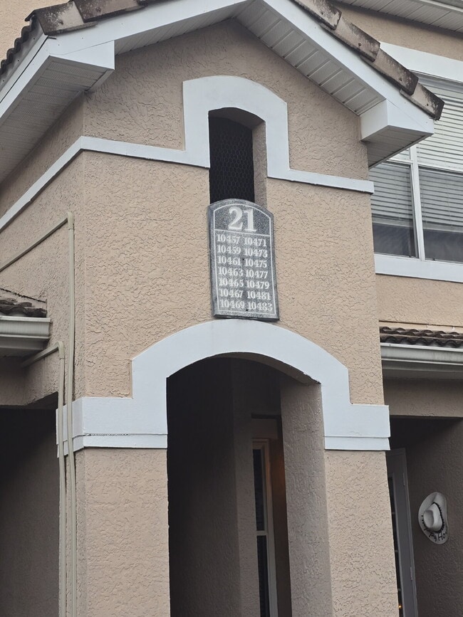 Building Photo - 10479 Villa View Cir