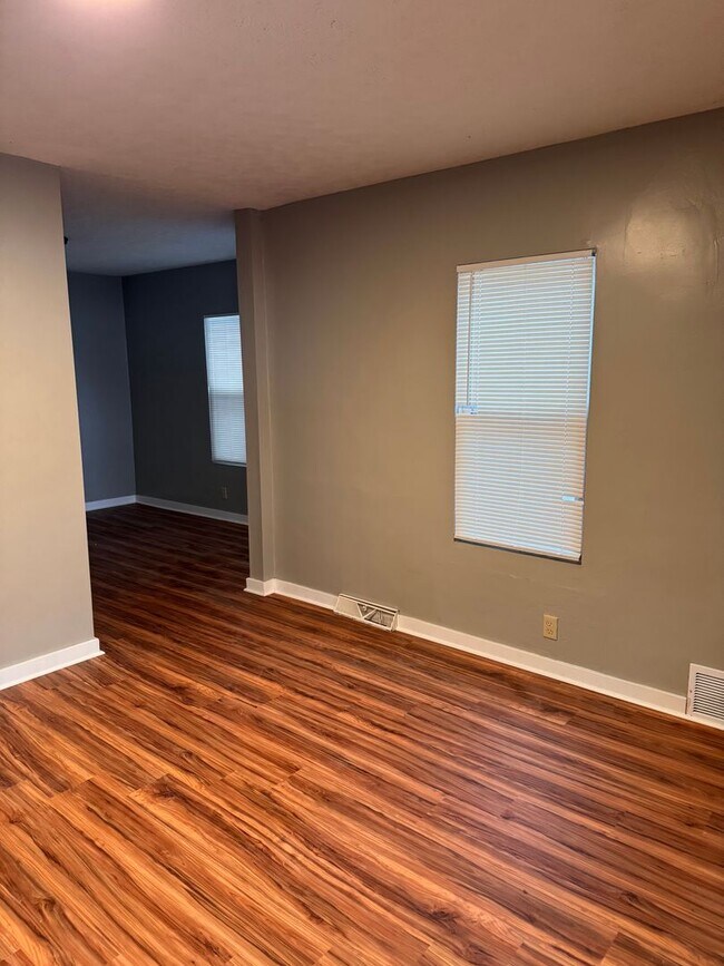 Building Photo - 618 Beechwood Ave