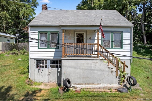 Building Photo - 4 Tamsen Ln