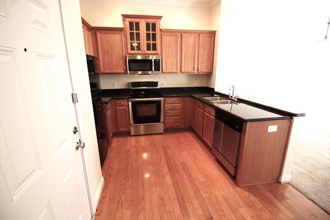 Building Photo - 252 Stetson St