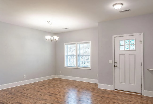 Building Photo - 2 Sawmill Ct