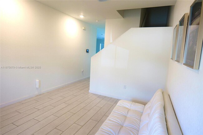 Foto del edificio - 754 SE 16th Ct