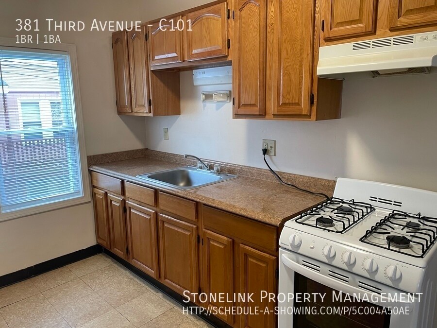 Primary Photo - 381 Third Avenue